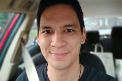 HONOR-70-camera-sample-picture-in-review-for-Revu-Philippines_selfie-inside-car-portrait