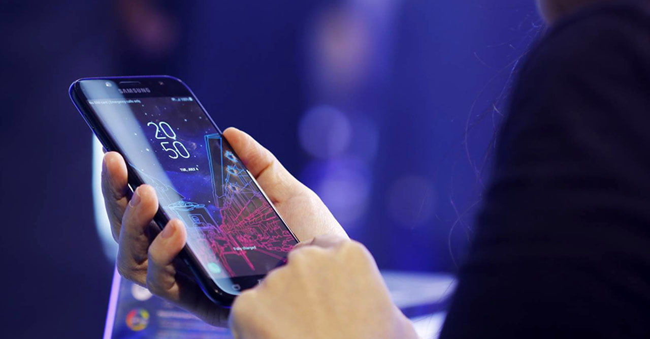 j7pro features