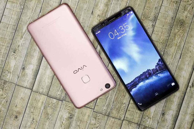 Vivo V7+ review: Ushering selfie phones into a borderless future