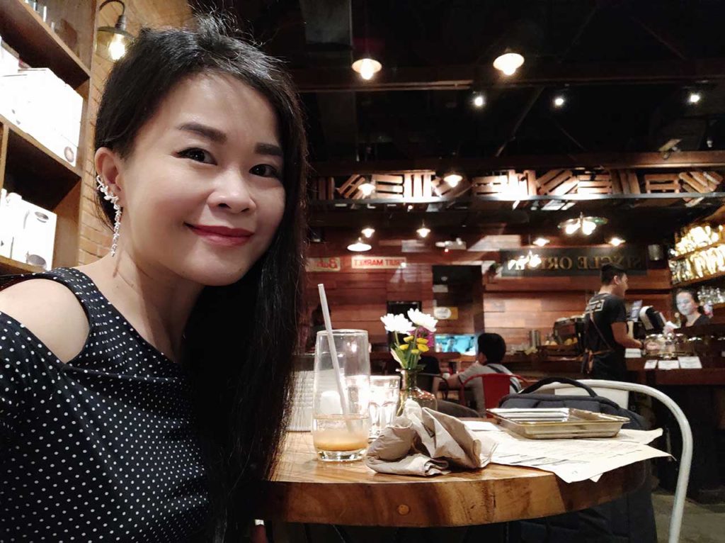 Xiaomi Pocophone F1 sample nighttime selfie picture in auto mode in review by Revu Philippines