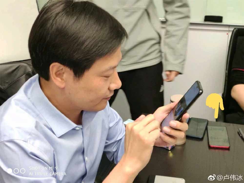 Xiaomi Lei Jun pictured with the Redmi Pro 2 via Revu Philippines