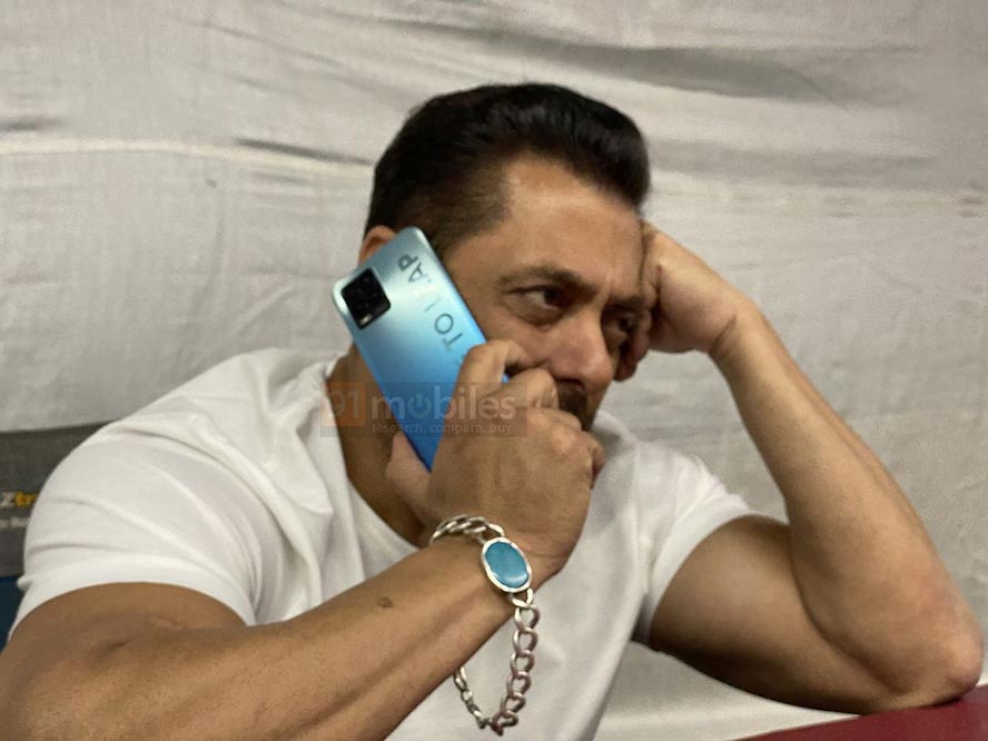Alleged Realme 8 series phone with Bollywood actor Salman Khan via Revu Philippines