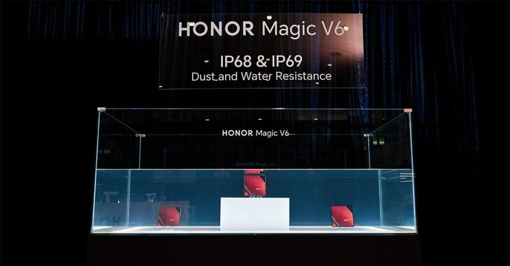 HONOR Magic V6 submerged in water REVU Philippines